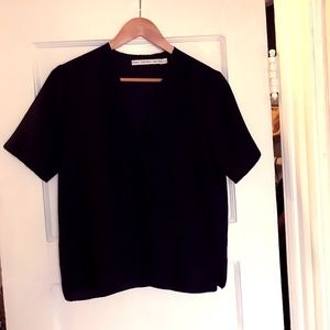 Short-sleeved black top